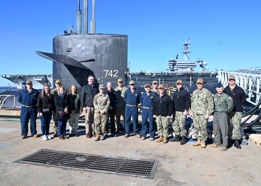 USS Wyoming (SSBN 742) pulls into Naval Station Norfolk in Virginia for ...